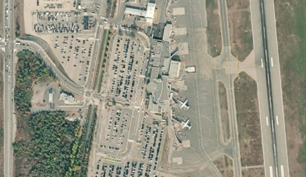 Satellite view of Kelowna Airport